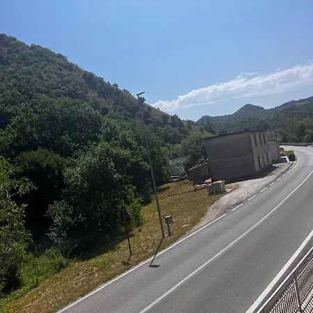 I Due Cipressi בית הארחה קאלי