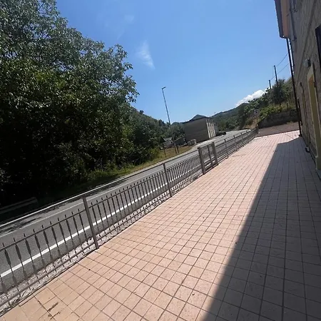 I Due Cipressi בית הארחה קאלי